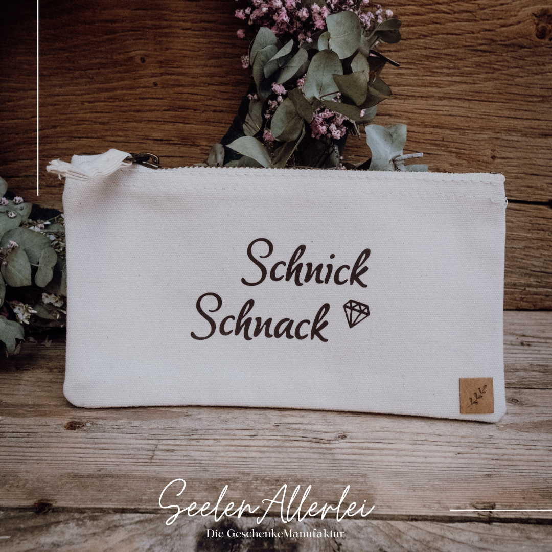 Stiftetasche mit dem Aufdruck Schnick Schnack