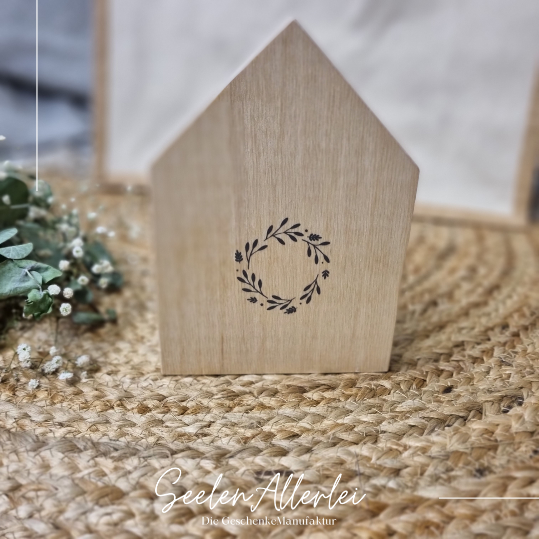 HAUS aus HOLZ oder RAYSIN