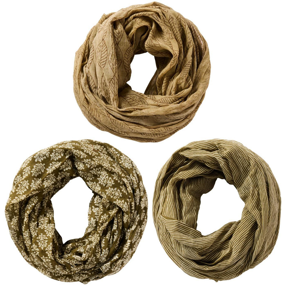 Halstücher als Detailaufnahme in Unterschiedlichen Brauntönen