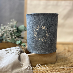 Utensilo aufbewahrung mit dem Blumenkranz aufdruck