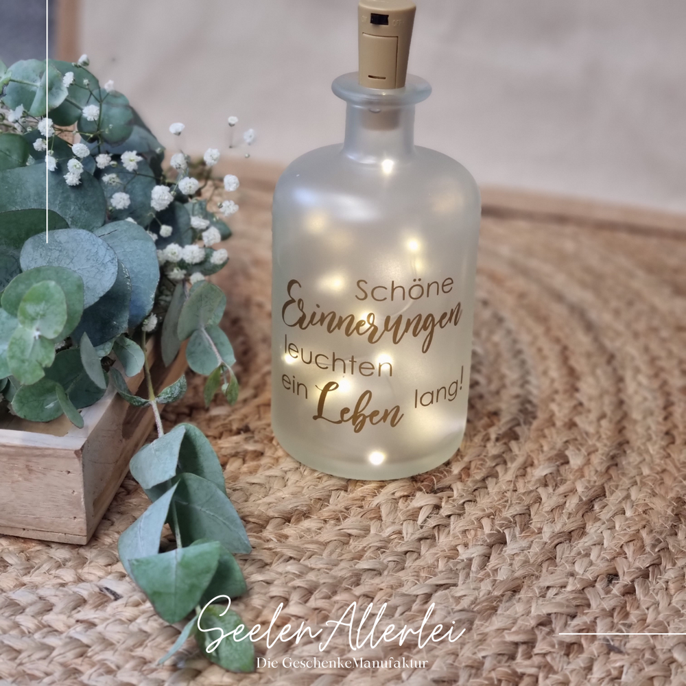 Personalisierte Trauer Leuchtflasche LED Lichterkette schoene Erinnerungen leuchten ein Leben lang