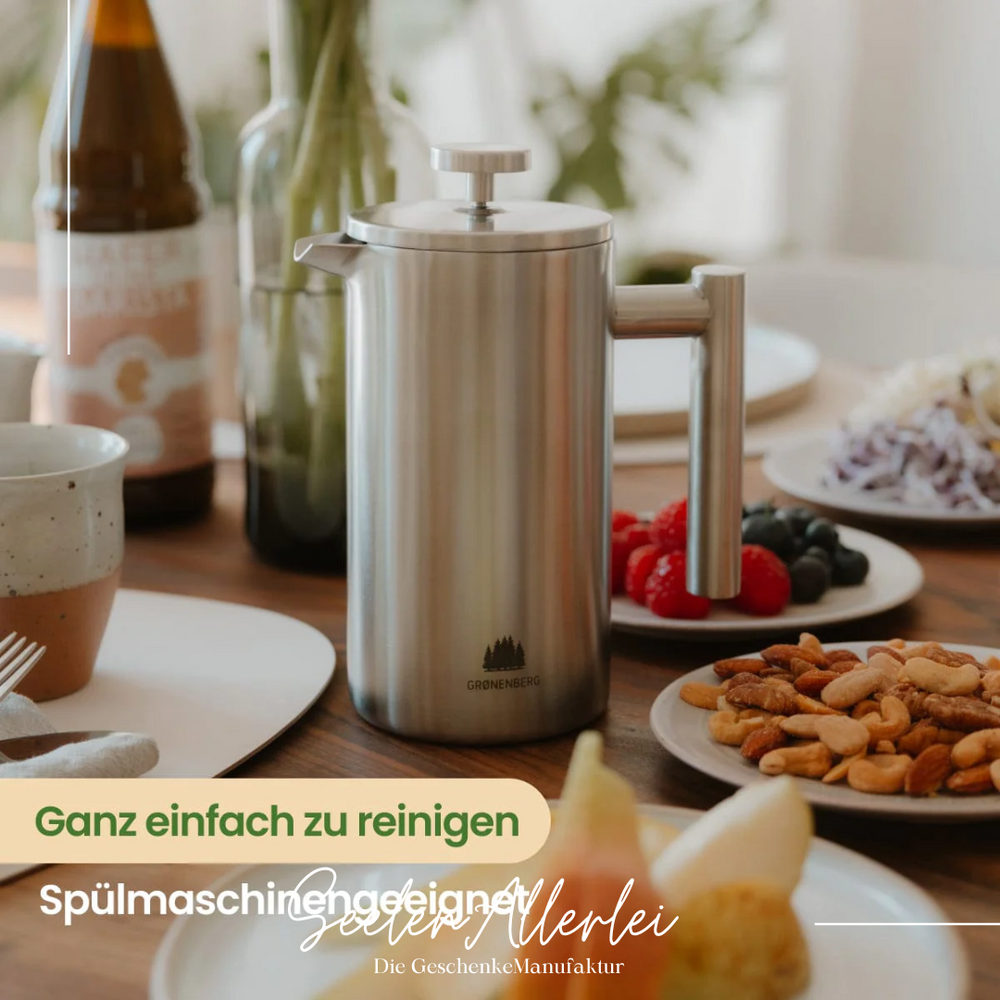 gedeckter Tisch mit gefüllten tellern und einer Edelstahl Frenchpress von Groenenberg