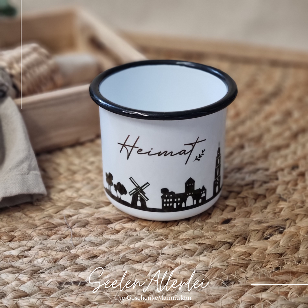 Emaille_Tasse mit der Coesfelder Heimatsilhouette in schwarz als Geschenk von Seelenallerlei