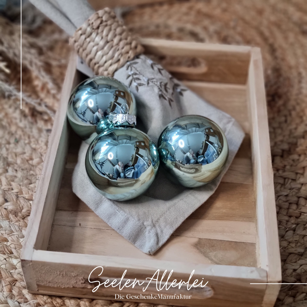 türkisfarbene glänzende Weihnachtsbaumkugeln von Seelenallerlei zur Auswahl für die Personalisierung