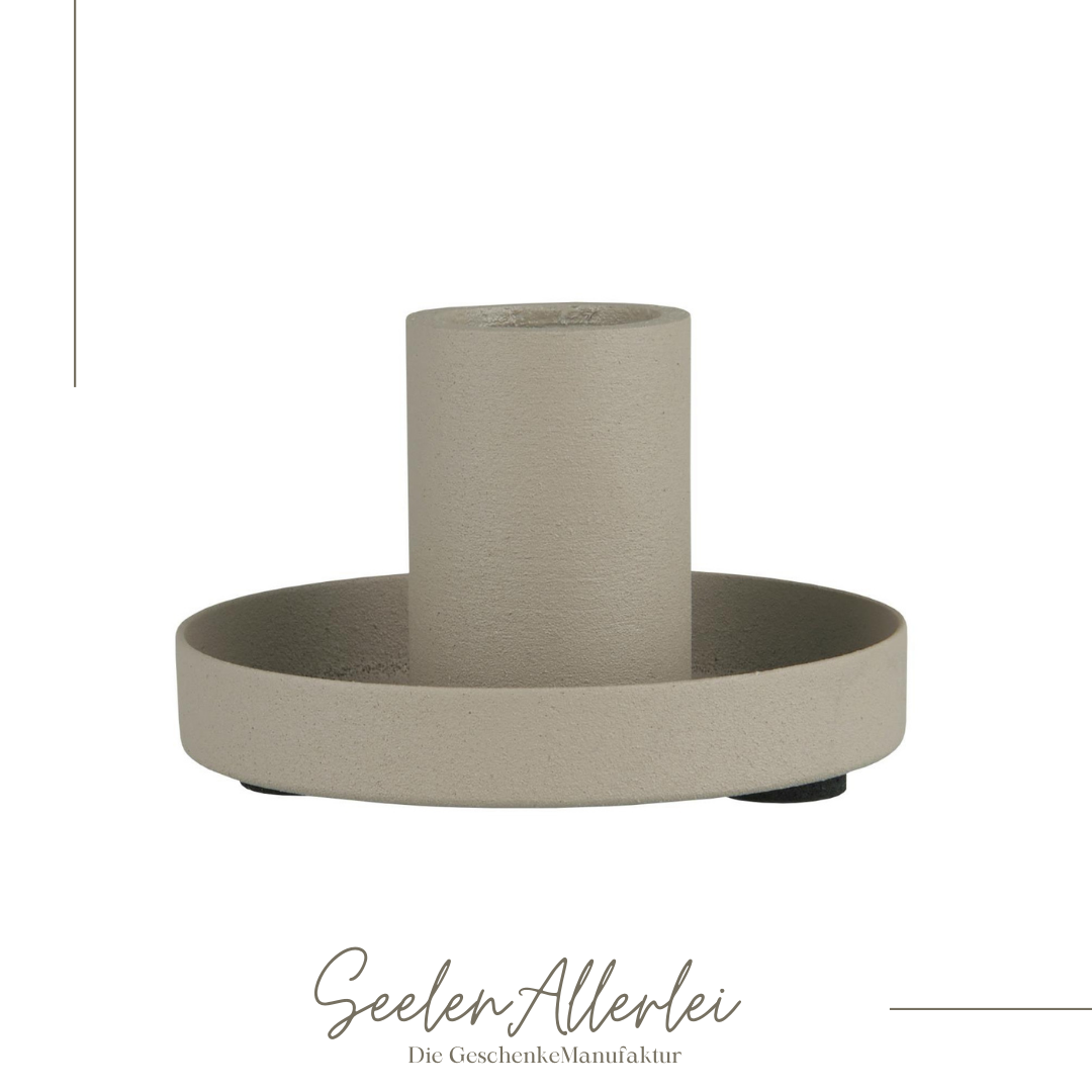 Kerzenständer aus metall in ash grey von IBlaursen