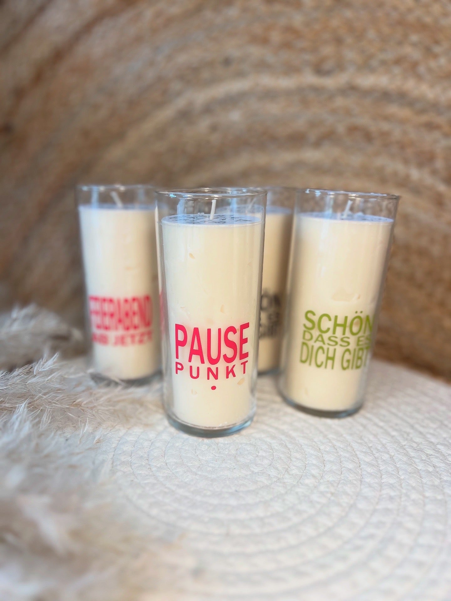 Cera light mit unterschiedlichen Sprüchen wie "Schön, dass es Dich gibt" oder "Feierabend ab Jetzt."