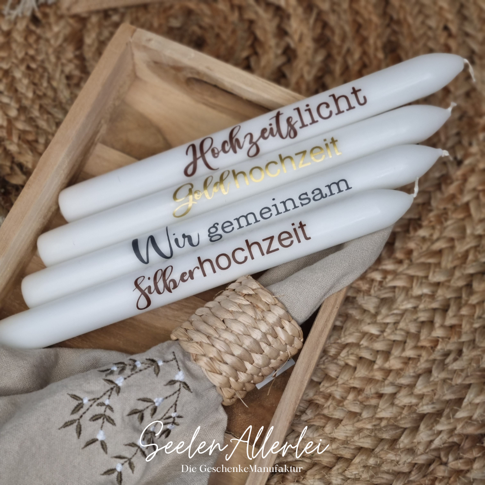 Hochzeitskerze Stabkerzen mit verschiedenen Aufschriften zur Silberhochzeit - Wir gemeinsam - Goldhochzeit - Hochzeitslicht - in einer Holzschale