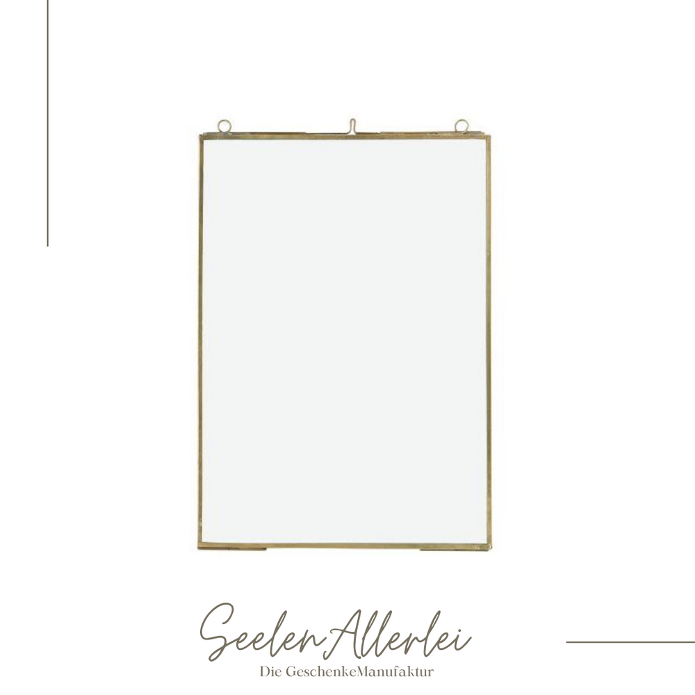 großer goldener Glasrahmen von iblaursen vor weißem Hintergrund