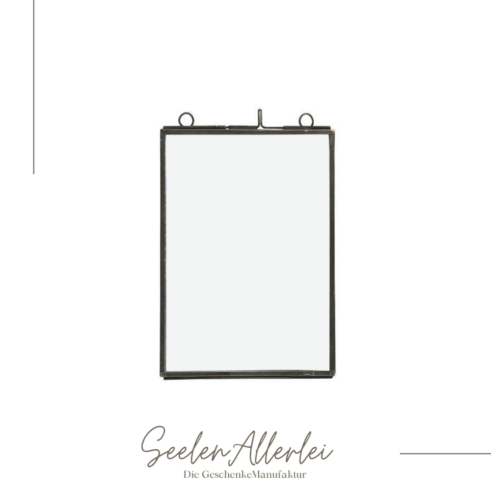 Glasrahmen klein von iblaursen auf weißem Hintergrund