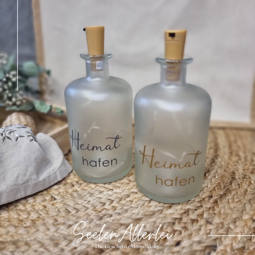 Zwei personalisierte LED Leuchtflaschen Heimathafen Apothekerflasche Set Geschenkidee